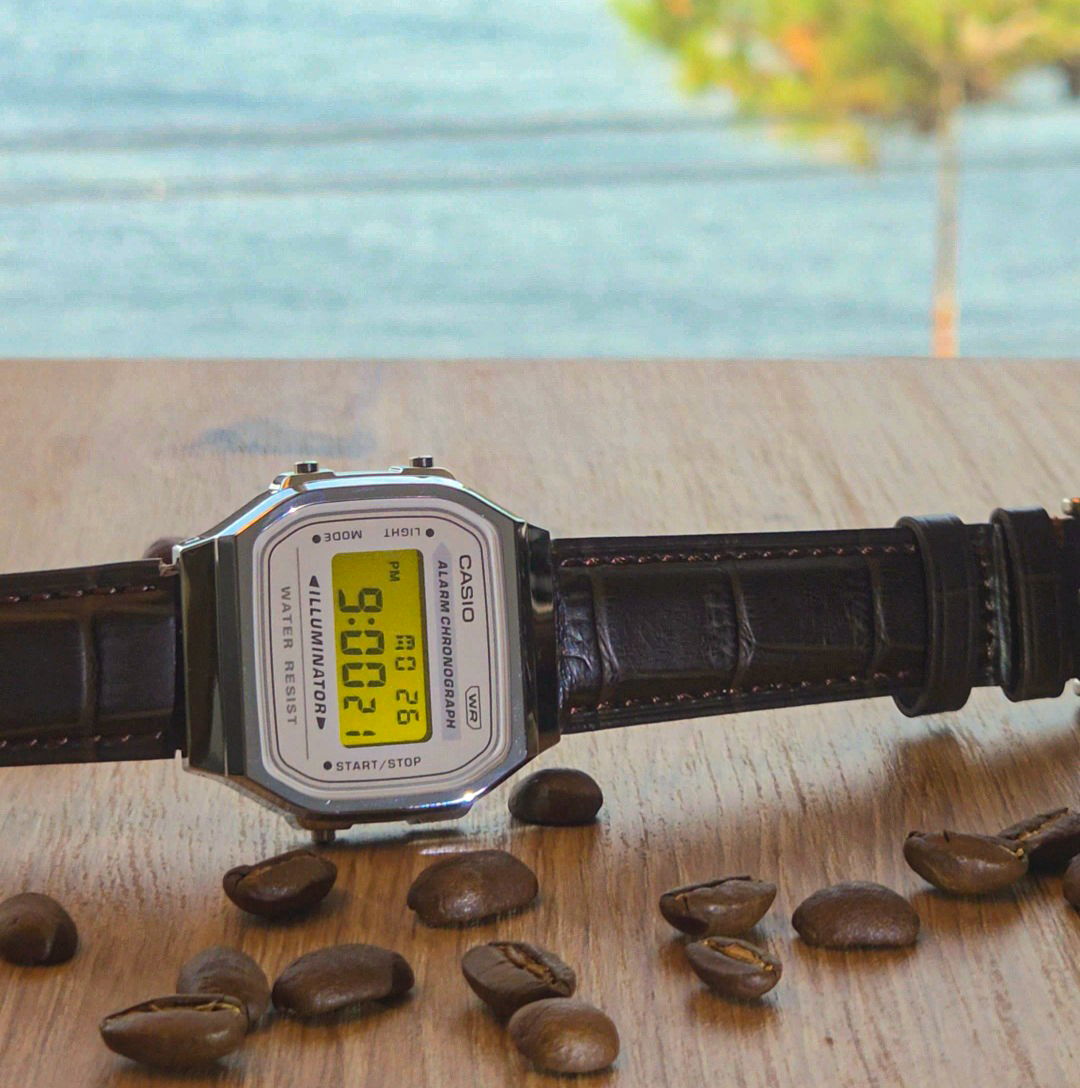 "Speciale Giallo" Casio A168WA-8AY